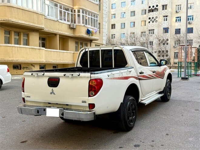Mitsubishi L200 2012, 188,000 km - 2.5 l - Bakı