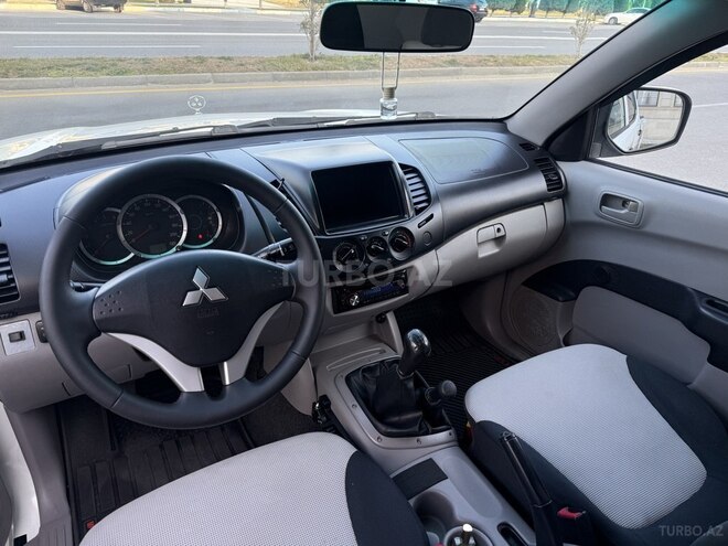 Mitsubishi L200 2012, 188,000 km - 2.5 l - Bakı