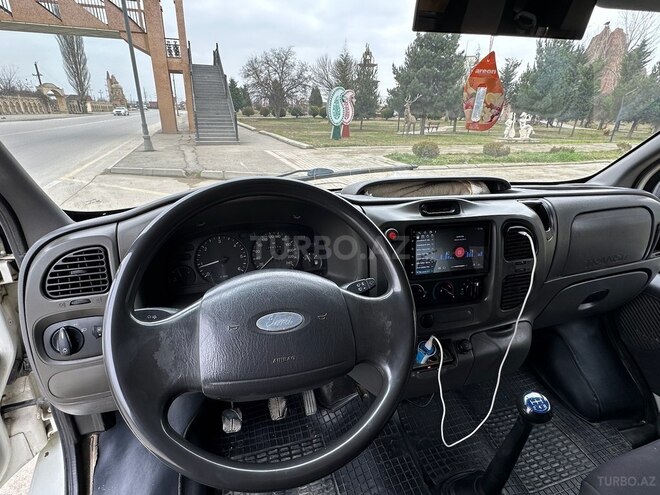 Ford Transit 2003, 370,000 km - 2.4 л - Quba