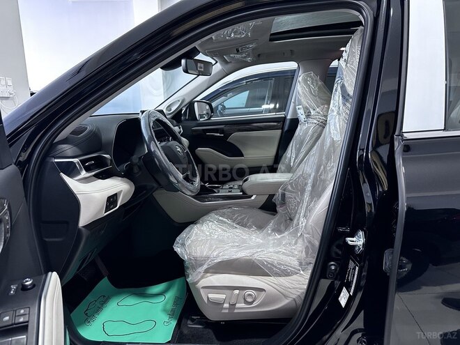 Toyota Highlander-12