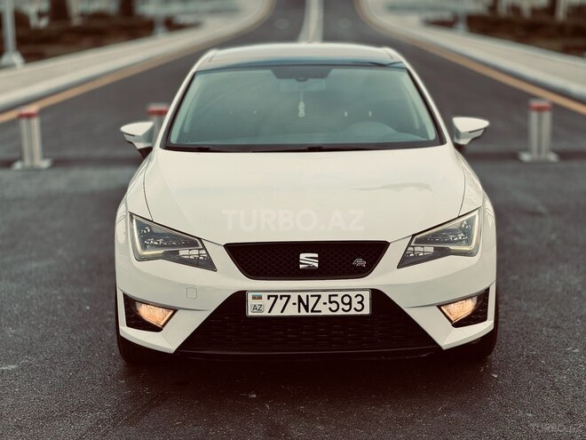 SEAT Leon-1