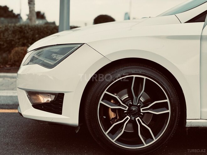 SEAT Leon-11