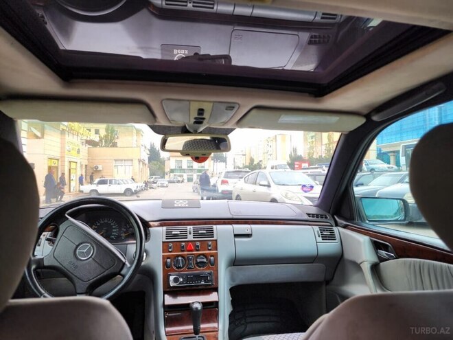 Mercedes E 220 d 1999, 352,145 km - 2.2 l - Bakı