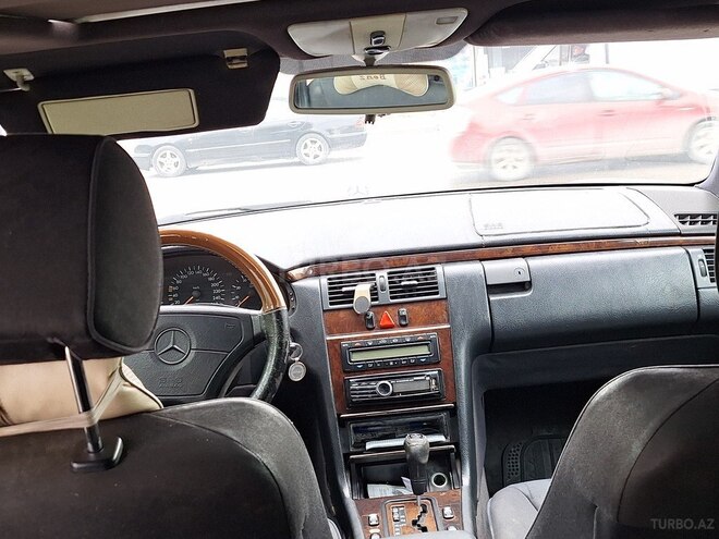Mercedes E 320 1997, 280,000 km - 3.2 l - Bakı