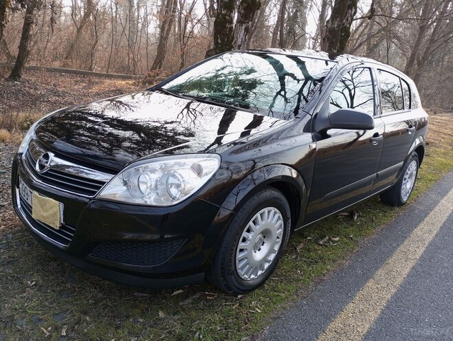 Opel Astra 2009, 235,000 km - 1.4 l - Qax