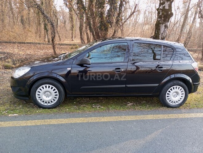 Opel Astra 2009, 235,000 km - 1.4 l - Qax