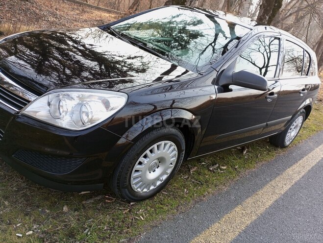 Opel Astra 2009, 235,000 km - 1.4 l - Qax