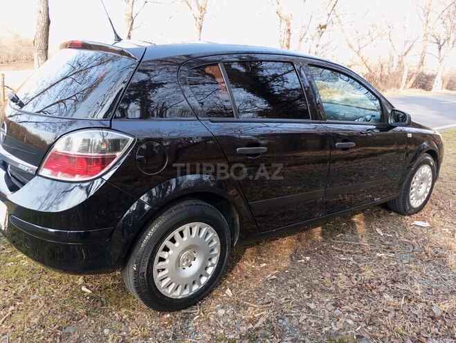 Opel Astra 2009, 235,000 km - 1.4 l - Qax
