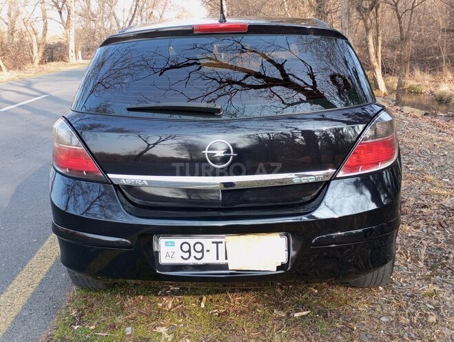 Opel Astra 2009, 235,000 km - 1.4 l - Qax