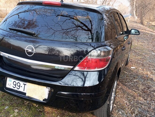 Opel Astra 2009, 235,000 km - 1.4 l - Qax