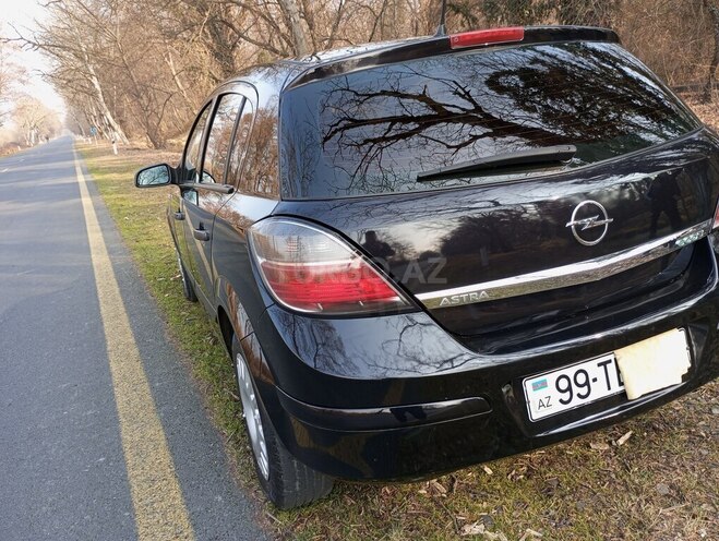 Opel Astra 2009, 235,000 km - 1.4 l - Qax