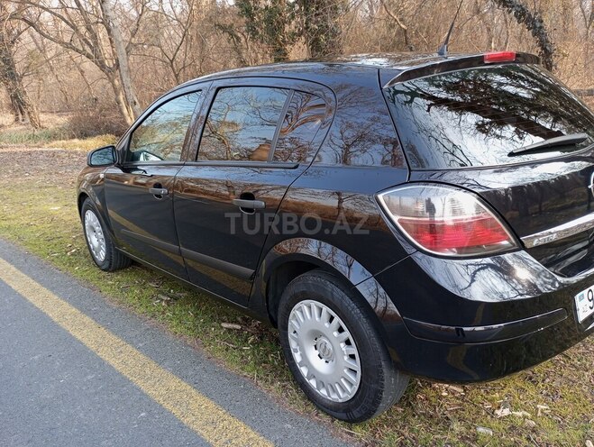 Opel Astra 2009, 235,000 km - 1.4 l - Qax