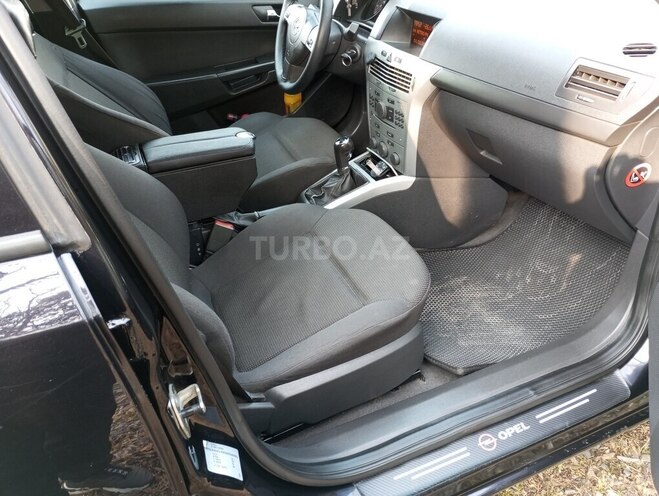 Opel Astra 2009, 235,000 km - 1.4 l - Qax
