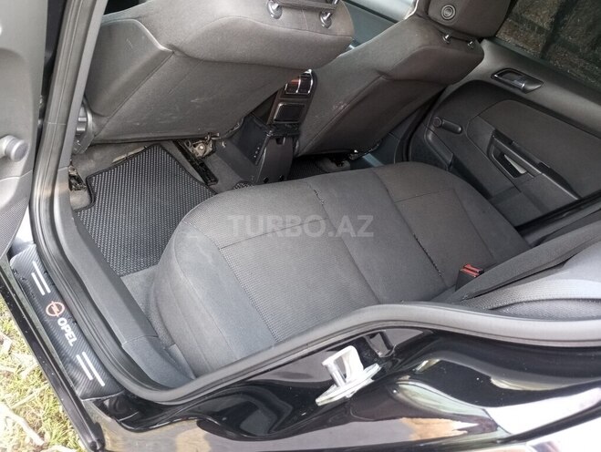 Opel Astra 2009, 235,000 km - 1.4 l - Qax