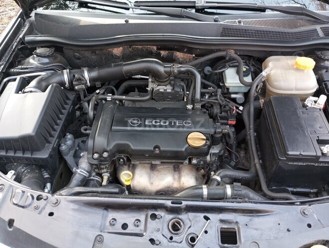 Opel Astra 2009, 235,000 km - 1.4 l - Qax