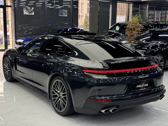 Porsche Panamera-5