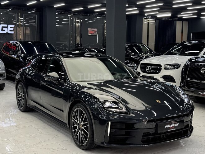 Porsche Panamera-3