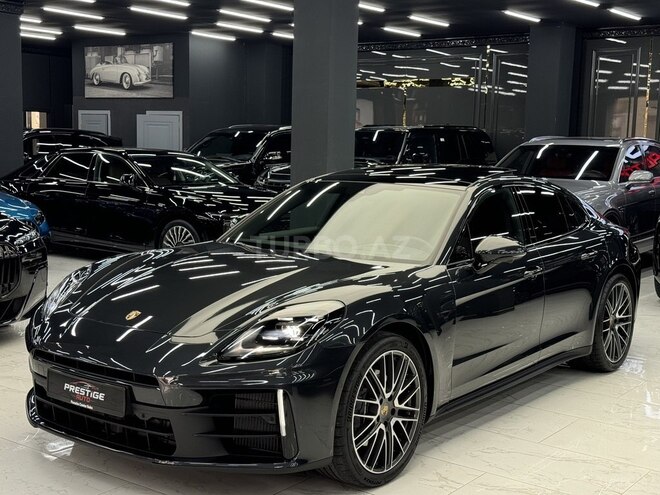 Porsche Panamera-1