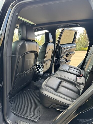 Porsche Cayenne-16