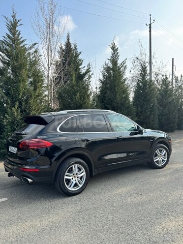 Porsche Cayenne-5