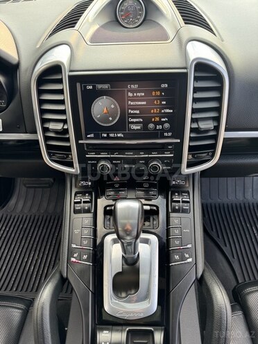 Porsche Cayenne-19