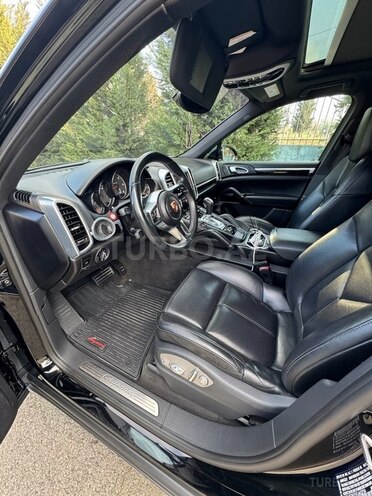 Porsche Cayenne-14