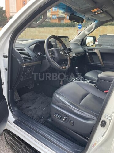 Toyota Land Cruiser Prado-8
