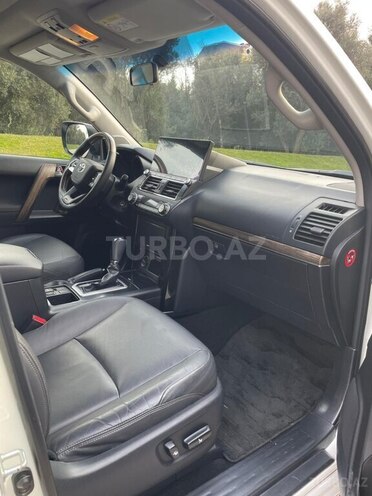 Toyota Land Cruiser Prado-10