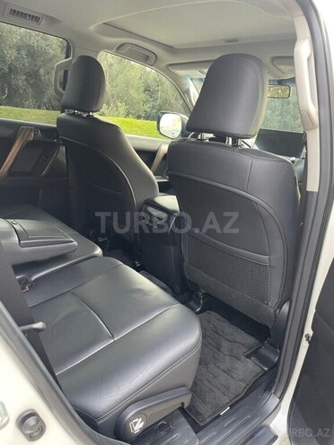 Toyota Land Cruiser Prado-11