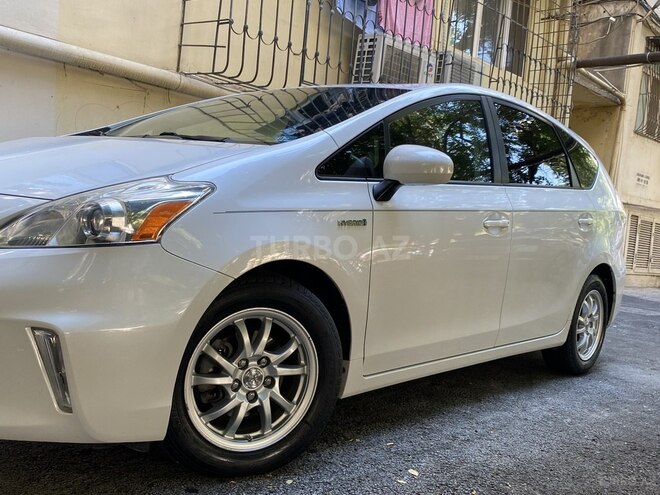 Toyota Prius V 2013, 182,000 km - 1.8 l - Bakı