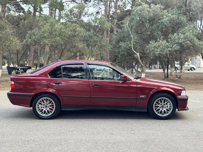 BMW 318 1994, 334,000 km - 1.8 l - Sumqayıt