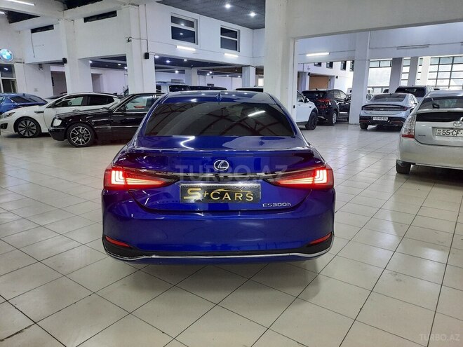 Lexus ES 300h-5