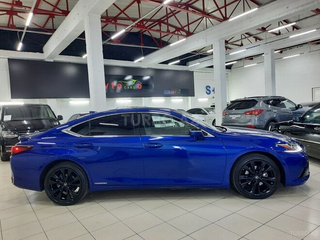 Lexus ES 300h-8