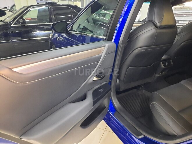 Lexus ES 300h-10
