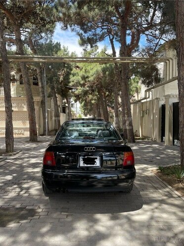 Audi A4 1998, 190,000 km - 1.8 l - Füzuli