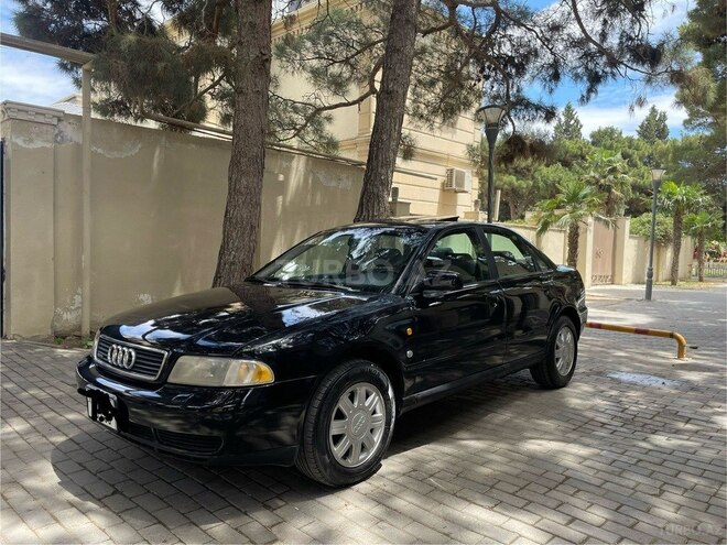Audi A4 1998, 190,000 km - 1.8 l - Füzuli