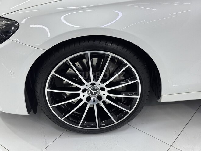 Mercedes E 300-18
