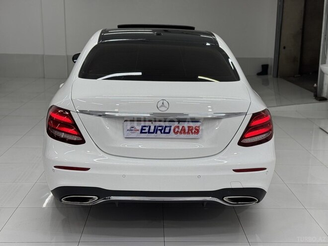 Mercedes E 300-11