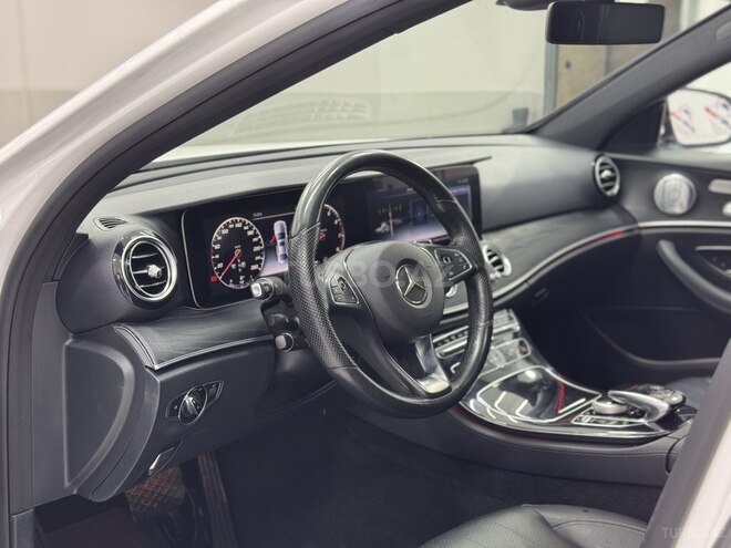 Mercedes E 300-17