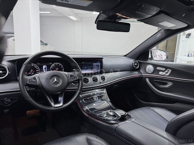 Mercedes E 300-9