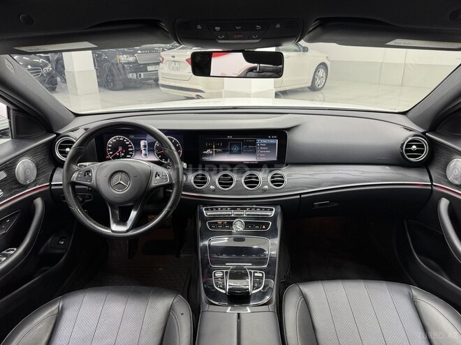 Mercedes E 300-10