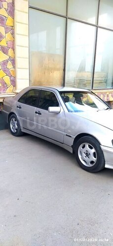 Mercedes C 220 d 2000, 670,000 km - 2.2 l - Bakı