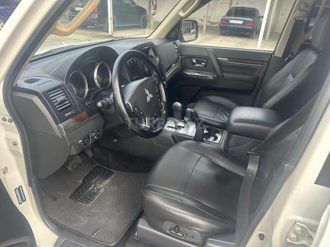 Mitsubishi Pajero 2013, 236,500 km - 3.5 l - Bakı