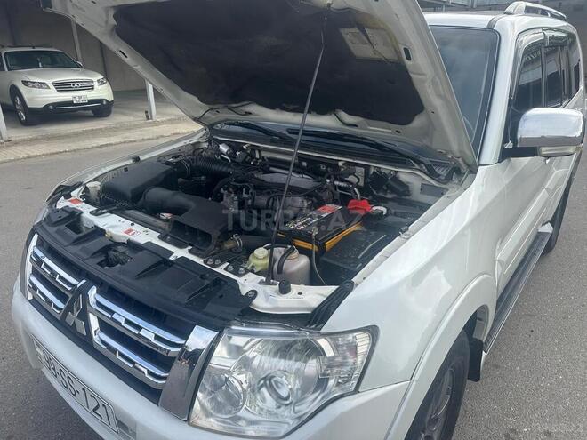Mitsubishi Pajero 2013, 236,500 km - 3.5 l - Bakı
