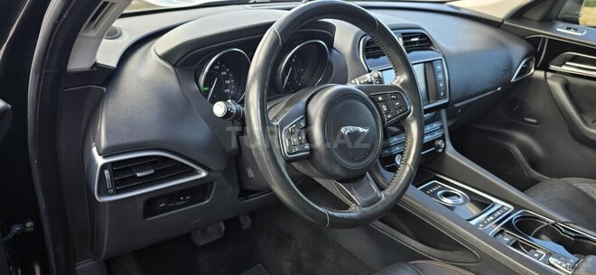 Jaguar F-Pace 2017, 210,000 km - 2.0 l - Bakı