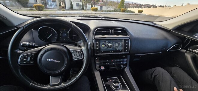 Jaguar F-Pace 2017, 210,000 km - 2.0 l - Bakı