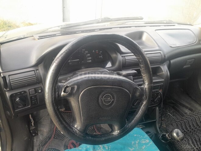 Opel Astra 1994, 280,000 km - 1.6 l - Quba