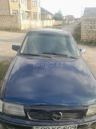 Opel Astra 1994, 280,000 km - 1.6 l - Quba