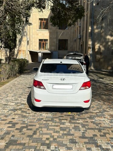Hyundai Accent 2017, 132,500 km - 1.6 l - Bakı