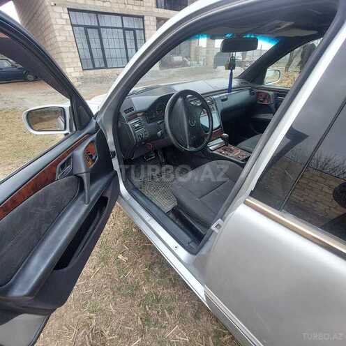 Mercedes E 220 d 2000, 450,000 km - 2.2 л - Gəncə
